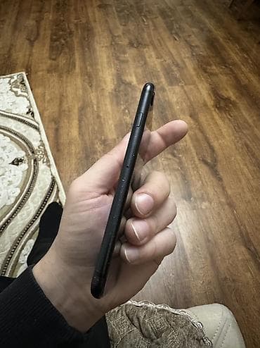 not 10 plus: IPhone SE 2020, 128 GB, Black Titanium, Barmaq izi, Simsiz şarj, Face ID — 6