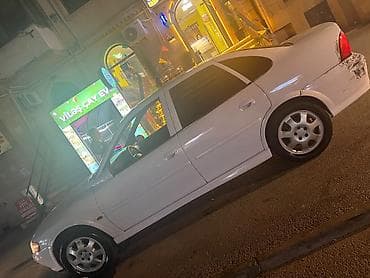 Opel Vectra: 1.8 l | 1999 il Sedan