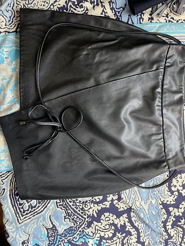 Qadın dərimsi ətək - Material: süni dəri (parlaq, yumşaq faktura) -