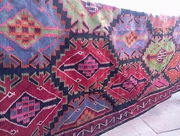 Məhsul: Əl toxuması xalça Təsvir: - Parlaq və kontrast rənglərlə