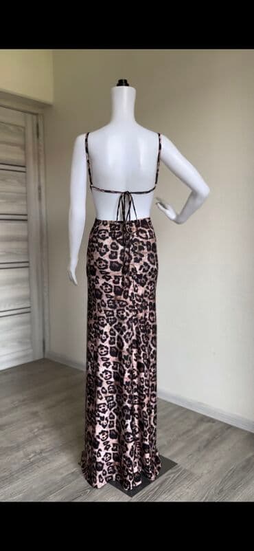 nostril qiymeti: Baha qiymete alinib. 1 defe geyinilib. Razmer "S" Elaqe ucun WhatsApp — 10