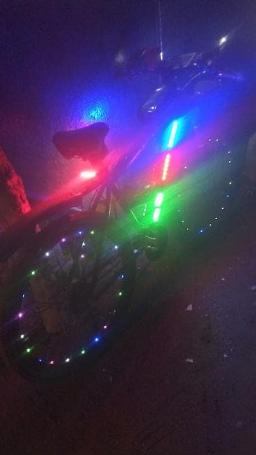 velisbet: Velosiped – gecə görünürlüğü üçün tam LED işıqlandırma ilə - Şəhər və — 3