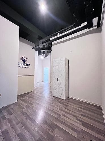Daşınmaz əmlak: 28 May metrosunun yaxınlığı, AF biznes mərkəzinin 4-cü mərtəbəsində — 7