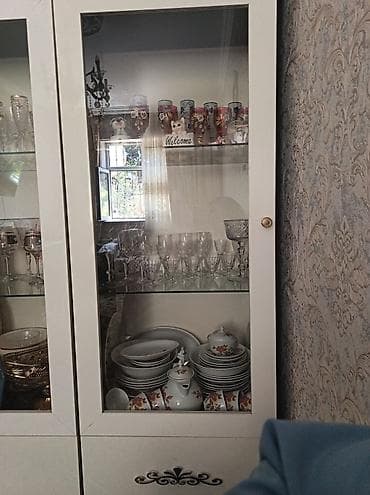 Şüşəli dolab vitrini, İşlənmiş
