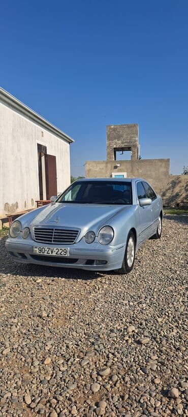 e 190 mercedes: Mercedes-Benz E 220: 2.2 l | 2000 il Sedan — 3