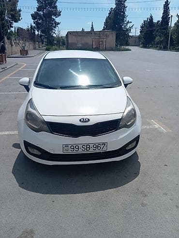 Kia Rio: 1.6 l | 2015 il Sedan