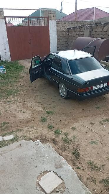 mercedes masin sekilleri: Mercedes-Benz 190 (W201) sedan - Kuzov: 4 qapılı sedan, qara rəng - — 6
