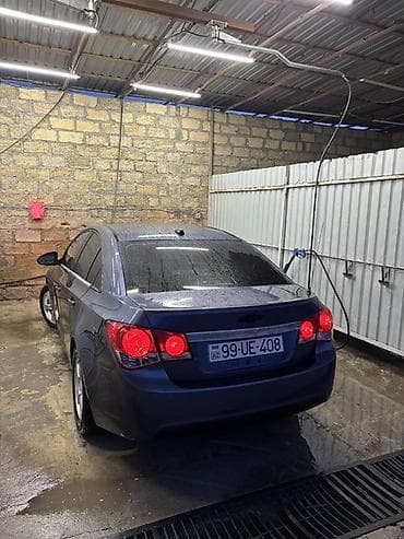 qolf car: Chevrolet Cruze sedan - Kuzov: 4 qapılı sedan, tünd boz rəng - — 2