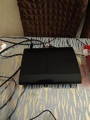 Məişət texnikası: Məhsul: Sony PlayStation 3 (PS3) Slim konsolu və orijinal DualShock 3 — 4