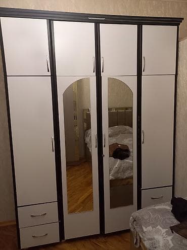 skaf: Geniş həcmli paltar şkafı - Model: çoxbölməli dolab, ağ-siyah — 1