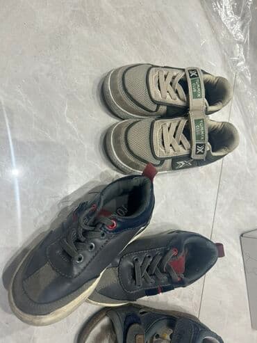 krassovkalar: Her biri 10azn,razmerler 23-24 ag olan,digerleri 26,27,28 — 1