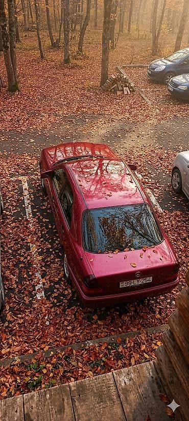 byd 2 ci el: Mercedes-Benz C 180: 1.8 l | 1995 il Sedan — 2