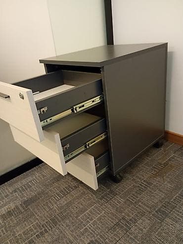 beton paneli: Ofis stol dəsti – minimalistik, modul quruluşlu ƏlA vəziyyətdədir - — 9