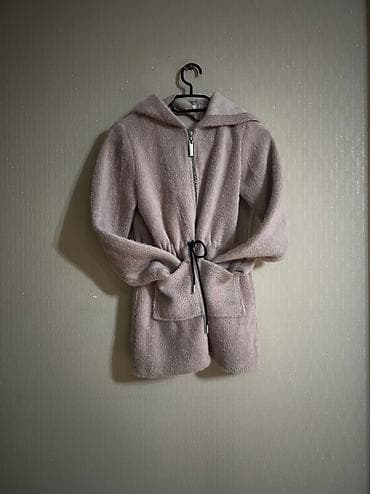 Пальто: Brend:Fashion Yash:9-10(40) Eni: 84+ Uzunluq:63 Qollar:52 — 2