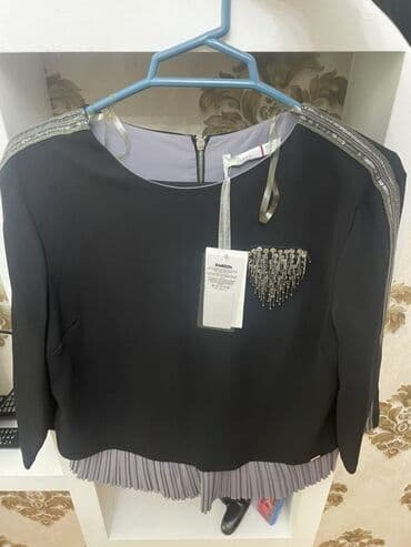 yay kofta modelleri: Qadın bluz/tünika - Rəng: qara, alt hissədə boz büzməli (pli̇seli̇) — 1