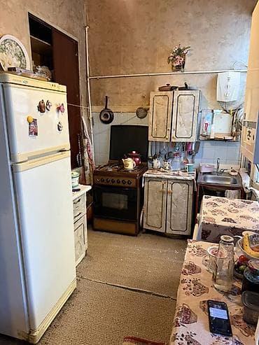 şəki ev elanları: Bakı, Yasamal, 2 otaqlı, Köhnə tikili, m. Sahil, 35 kv. m — 10