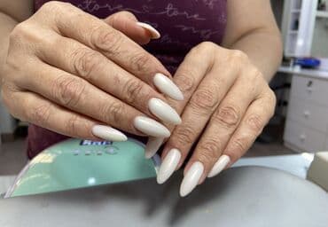 kosmetoloji lampa: Gellak (Shellac) - 10azn Gel berkitme - 15azn Formagel - 20azn Üst — 1