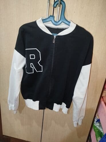 флисовые мужские спортивные костюмы: Qara-ağ rəngli fermuarlı svitşot/jaket. - Ön hissədə böyük “R” hərfi — 1