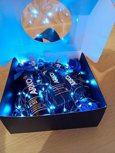 qar qizi: Hədiyyə qutusu, rəng - Mavi — 2