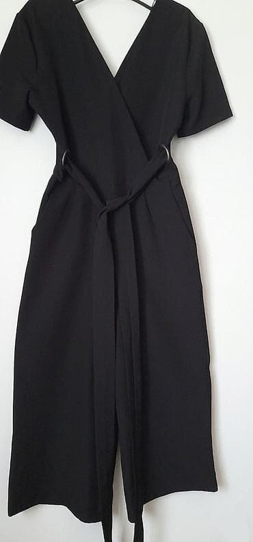 dırnaq tutan: Qara maxi kombinezon-paltar - Model: V kəsimli, qısaqollu, ön hissəsi — 1