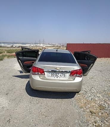 Продажа авто: Chevrolet Cruze sedan - Kuzov: sedan, qızılı/metalik rəng - — 2