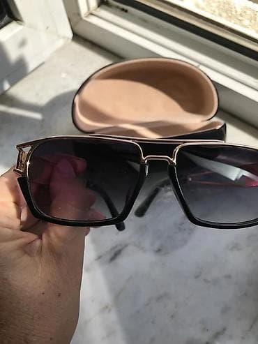 Eynəklər: Gün eynəyi, Guess, Yeni — 10