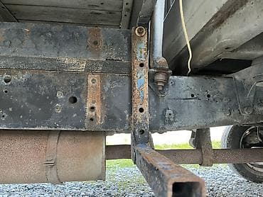 mercedes masinlari: Yükdaşıma üçün hazır, tentəli “qutu” kuzovu olan yüngül yük maşını — 7