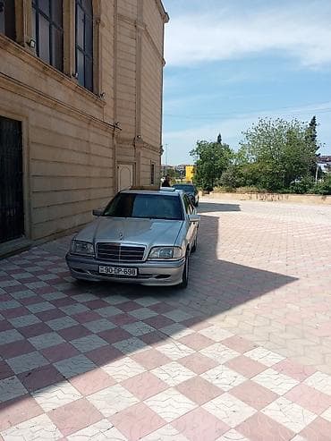 taube kondisioner: Mercedes-Benz C-Class: 1.8 l | 1999 il Sedan — 2