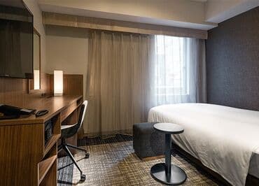 Hostel bir gun 10 azn