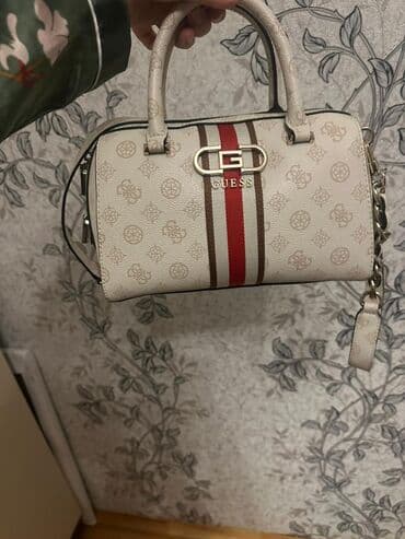 qadin pencekleri: Əl çantası, Guess — 1