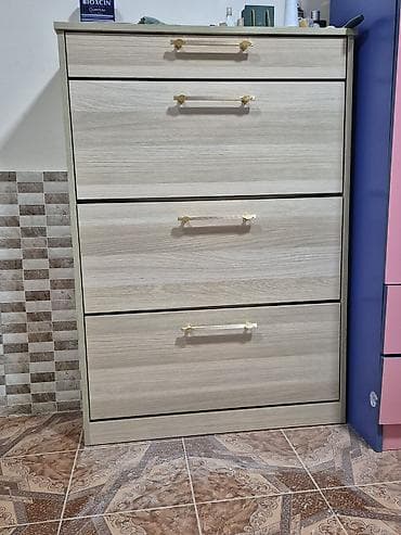 divan taxta: Ayaqqabı dolabı - 8 aydir almişam ciziği qopuğu yoxdur. seliqeli — 1