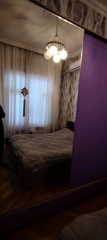 çarpayı döşəyi: Yataq desti Əla veziyetde krovat bazalıdır matras var boyuk dolab 2 — 2