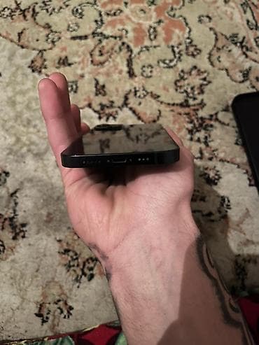 iphone se 2: IPhone 13, 128 GB, Qara, Face ID — 5