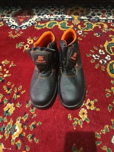 İş botinkası yenidir 42-41ə gedir