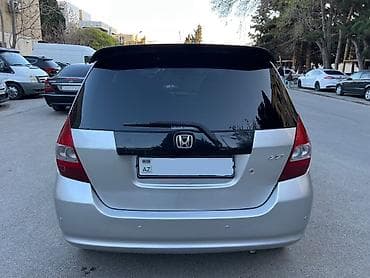Honda: Honda Fit: 1.3 л | 2002 г. Хэтчбэк — 4