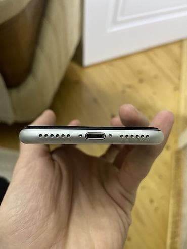 iphone ilə barter: IPhone SE 2020, Ağ, Barmaq izi — 5
