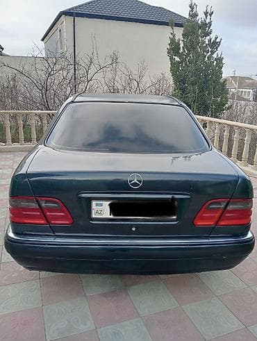 mersedes c 230: Mercedes-Benz E‑Class W210 sedan, Elegance paketi - Kuzov: tünd — 10