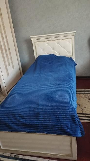 Çarpayi matrasli.qiymet 120 man. baza yoxdur.unvan Lokbatan 7ci