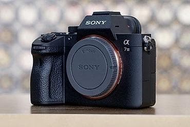 elekt: Sony Alpha a7 III (ILCE-7M3) tam kadr güzgüsüz fotoaparat - 24.2 MP — 1