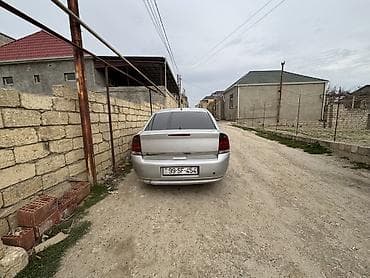 traktor ehtiyyat hisseleri: Opel Vectra C sedan, gümüşü rəng. - Kuzov: 4 qapılı sedan — 3