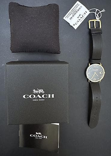 Eynəklər: Təmiz xətləri və müasir minimalist həssaslığı ilə Elliot iş günləri və — 2