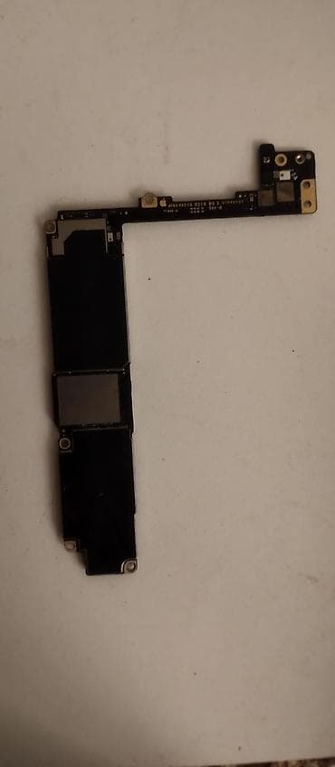 iphone se 2: IPhone anakarti 8 plus — 1