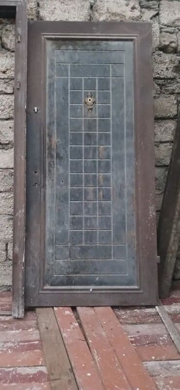 giriş qapılar: Mənzil üçün İşlənmiş Giriş qapısı Glazok ilə, Zəmanətsiz, Ödənişli quraşdırma, Ünvandan götürmə — 10