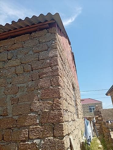 gunluk heyet evleri: Satılır: Ev satılır hər bir şey mövcuddur suyu qazı işığına tutmuş — 1