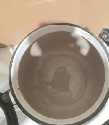cay satışı: 3 ltr. Çayniklar ikisi bir yerdə satılır.Rusiya.Biri qapaqsız.İçəridə — 2