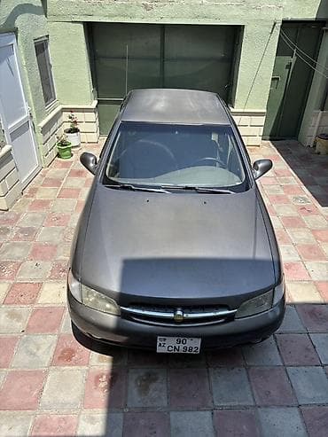 Satılır: Nissan Altima * İl: 2001 * Yürüş: 254 835 mil * Mühərrik