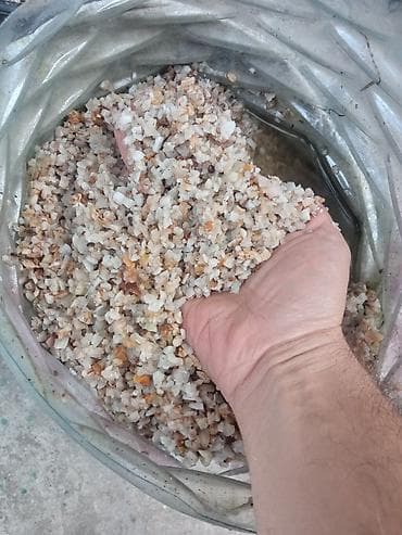 **Kvars qumu satılır: 20 kq, cəmi 20 AZN. Ünvan: Kürdəxanı.** Akvarium — 2