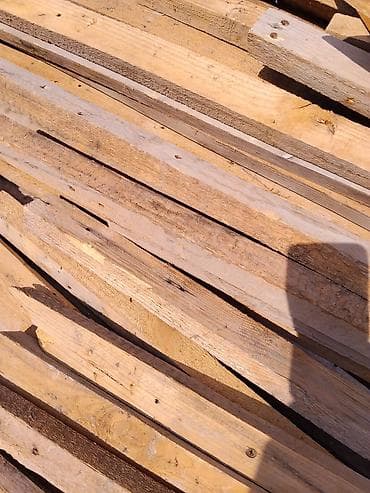 150 kvadratdiq evden sökülən yaxşı vəziyyətdə taxtalar safdir