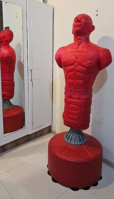 Boks kisələri: Boks Kisəsi. German. 175sm. Az istifadə olunub. Ünvan : Həzi Aslanov — 2