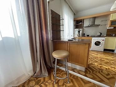 ucuz menzil: 📍Mərkəzdə, Mərkəzi parkın yanı - 5 dəq piyada 🏙️ Yeni tikili 3 — 3